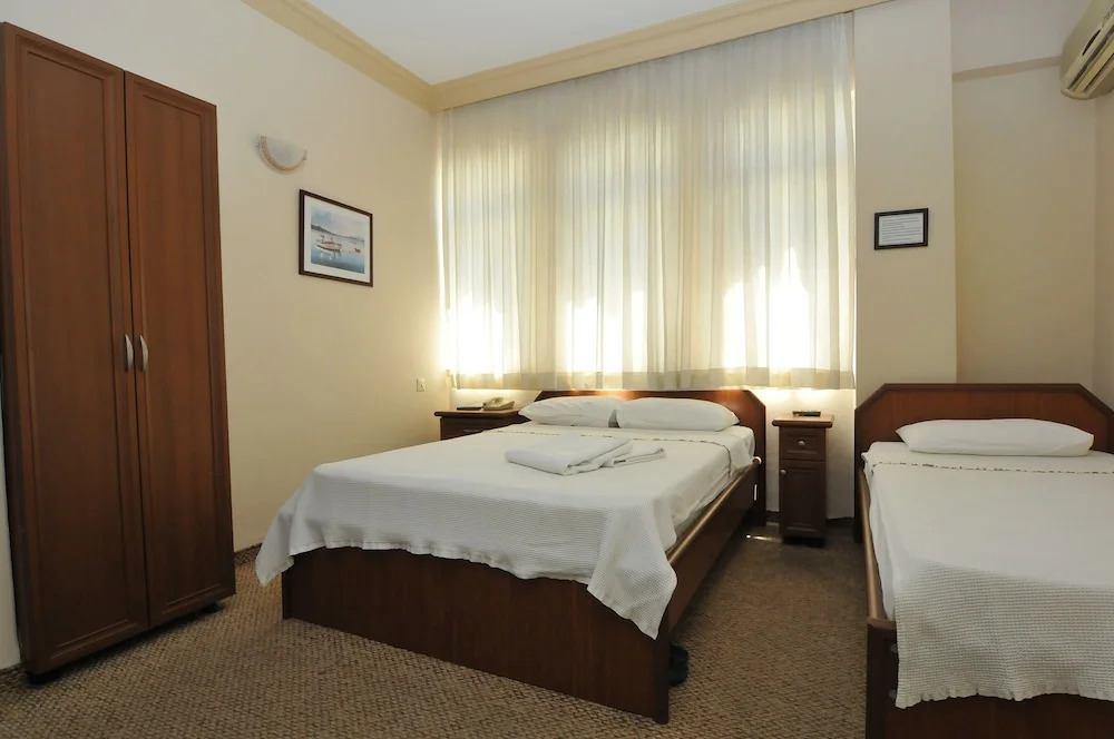 Marine Point Hotel