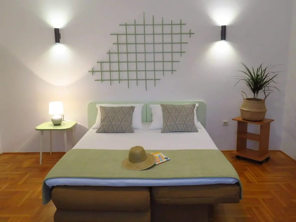 Holiday House With sea View, Outdoor Pool and Free Private Parking