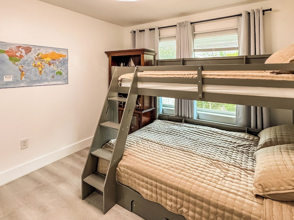 The Houston Oasis - Urban Luxury