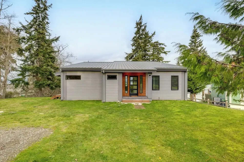 Water Views: Whidbey Island Hideaway w/ Deck
