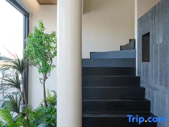 Hongri Mountain Residence Hotel