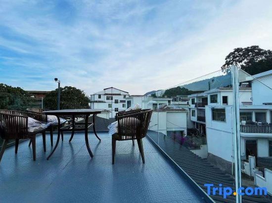 Qiancun Yard Homestay (Qingyan Ancient Town)