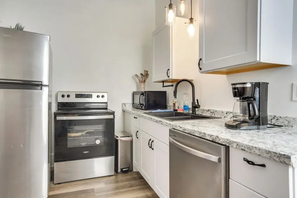 Near UNM & ABQ Biopark: East Dtwn Studio