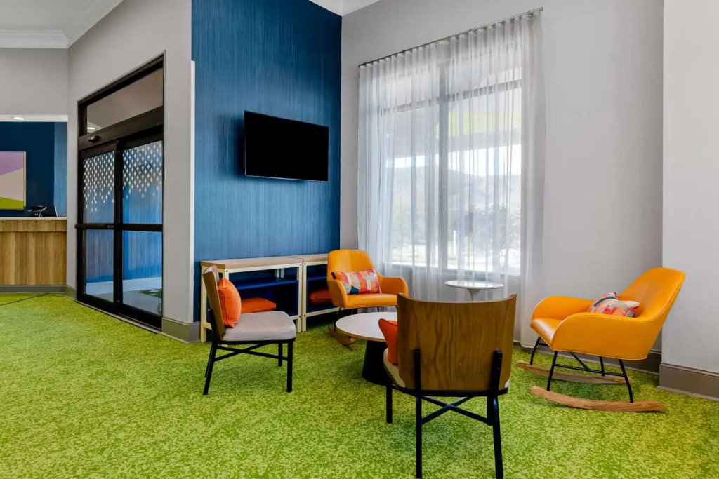 Spark by Hilton Daleville Roanoke North