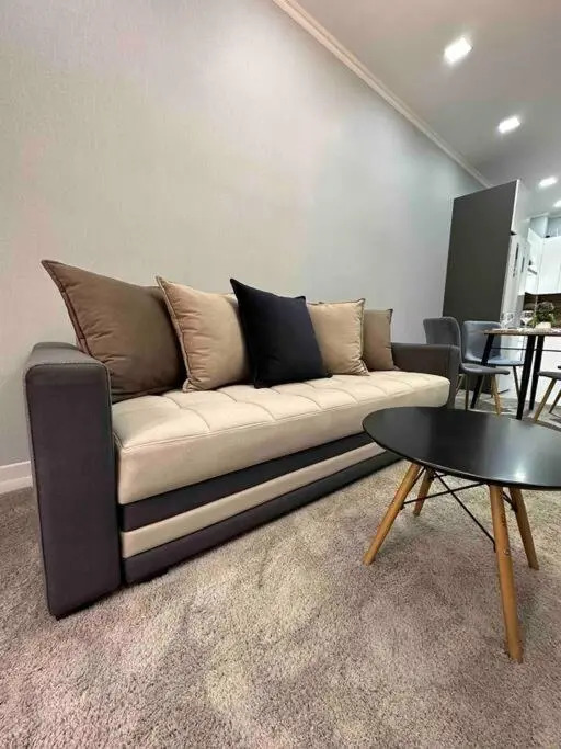 Comfortable 2-roomed apartment Ozod Apartments