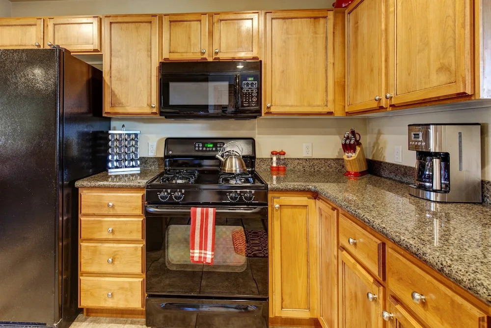 4BR/3.5BA Remarkable Bear Hollow Townhome by RedAwning