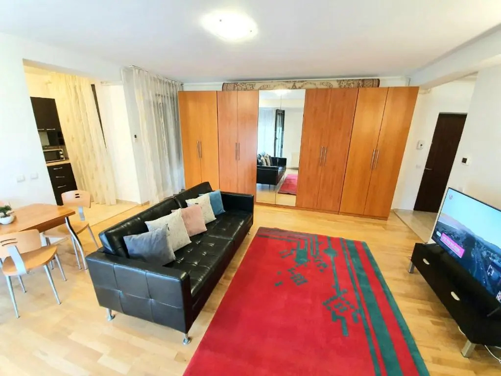 CENTRU UNIRII LUXURY VIP Apartament 2 camere 70 mp ! Parcare subterana privata incalzita iarna si climatizata vara doar cu rezervare in limita locurilor disponibile ! PROPRIETATE IN REGIM HOTELIEP - NU ARE BUCATARIE !