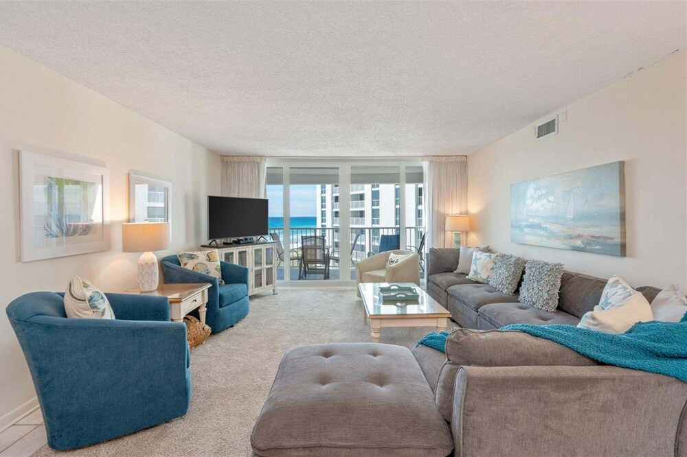 Shoreline Towers 1055 2 Bedroom Condo