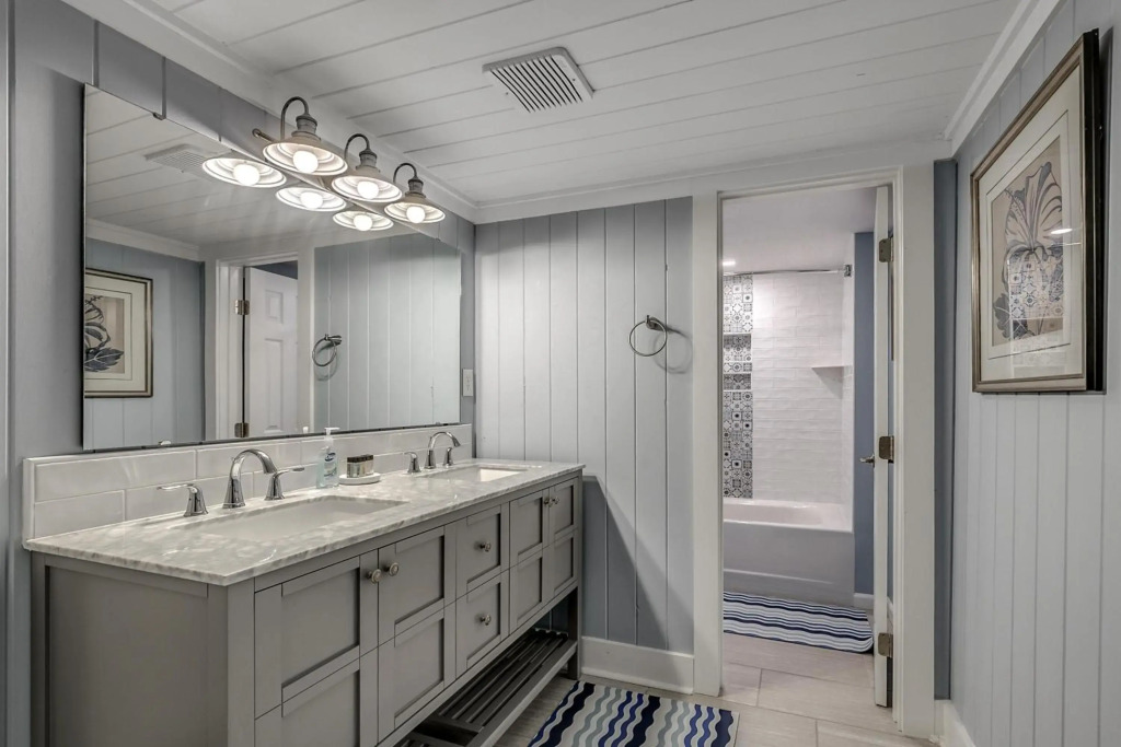 -Under The Sea (8 Bdrm / 7 Bath, Sleeps 22)