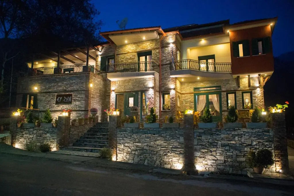 Evzin Hotel