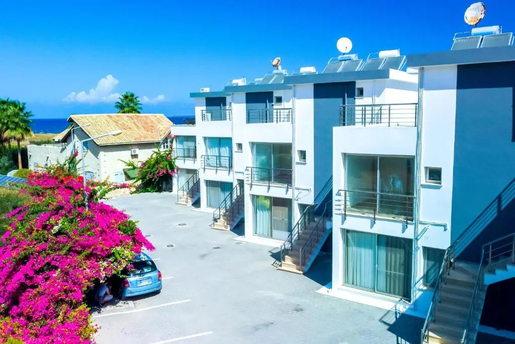 Spacious Three-Bedroom Apartment with Sea View A2