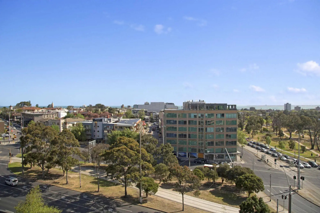 COMPLETE HOST Park View St Kilda