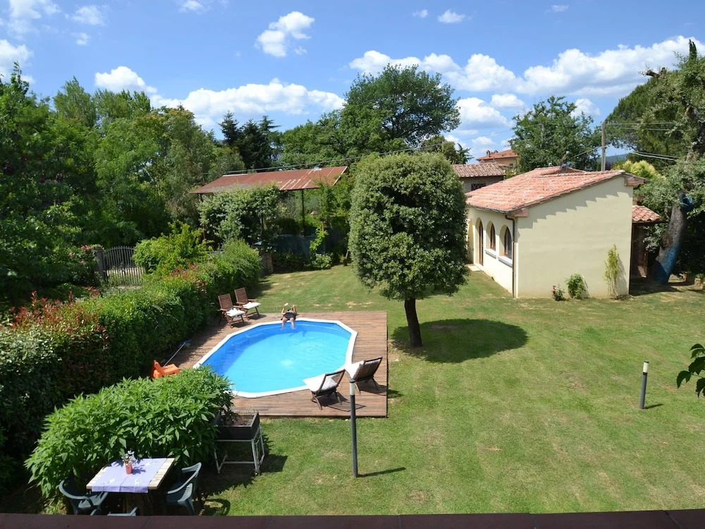 Visit Arezzo, Cortona and Siena and Then Jump in the Private Pool at Home
