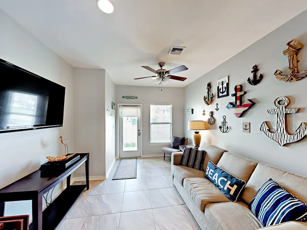 Walk To Beach 4br/3ba  - Port Aransas 4 Bedroom Townhouse