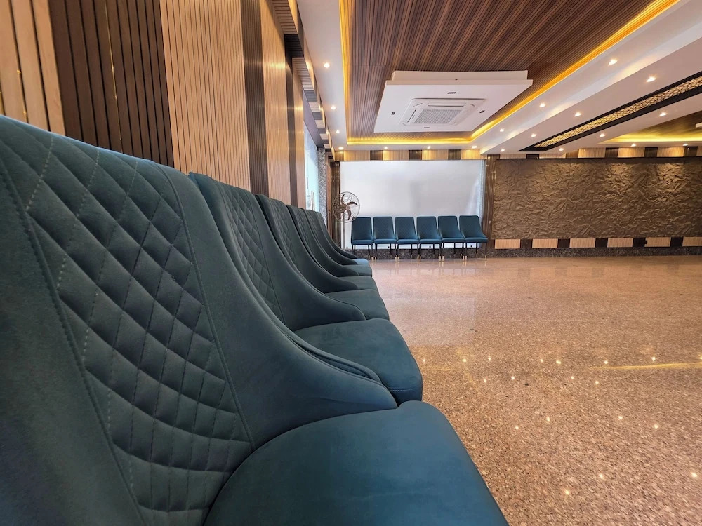 The Bay Suites - NIS