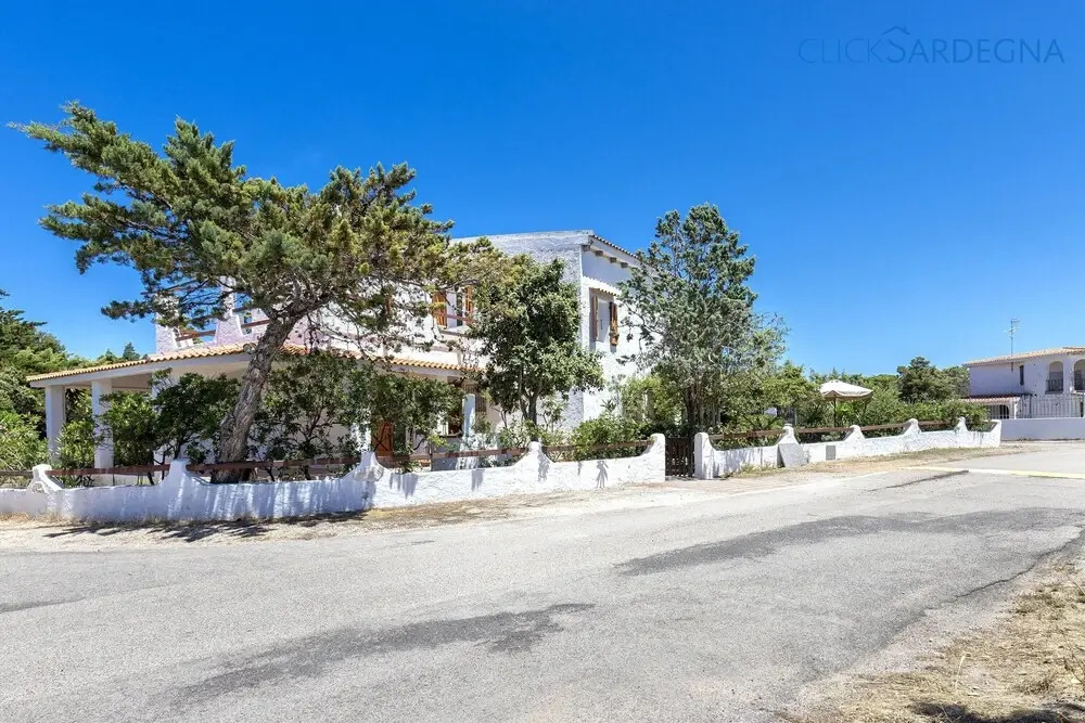 Sea View Villa for 11 People With Enclosed Park Near the Beach
