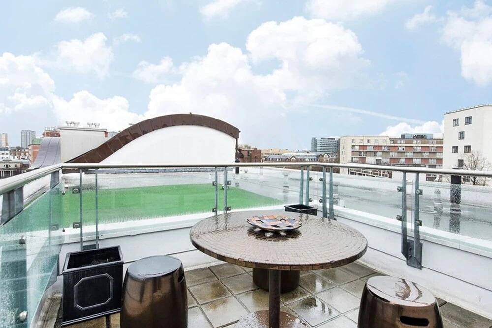 Luxury and Modern Bayswater Apartment