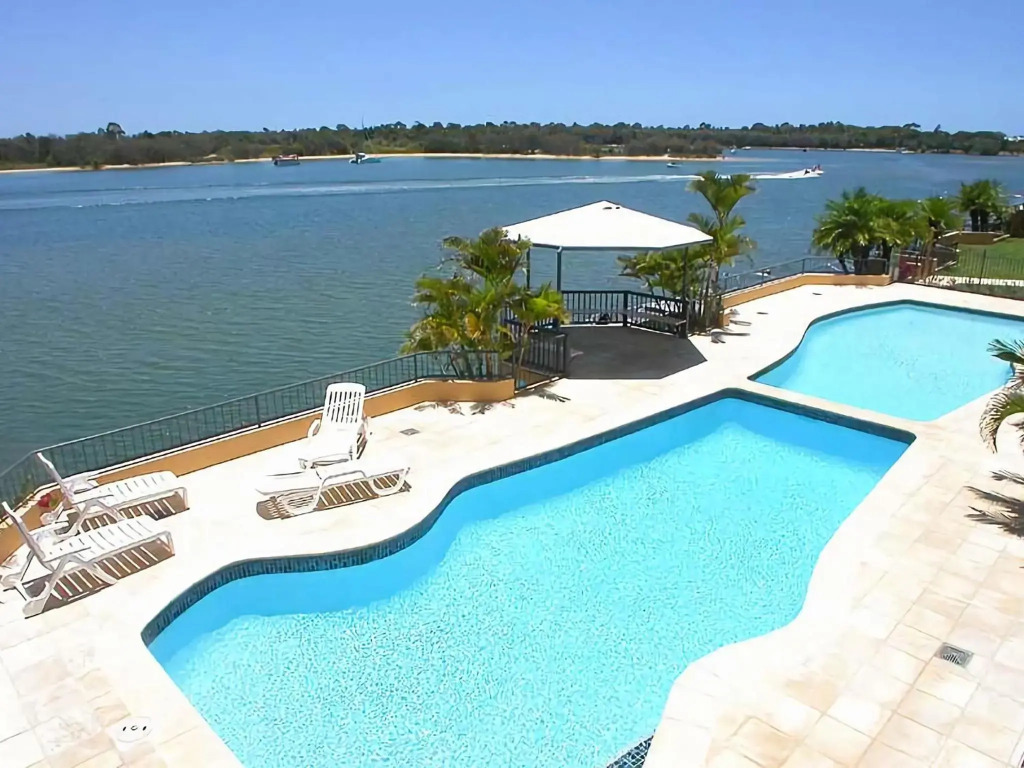 Aqua Linea 6 Noosa Parade 82