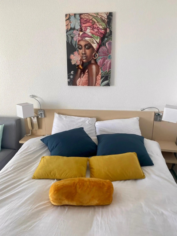 Black diamond condominium