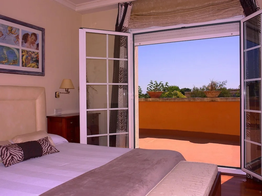 Boutique Holiday Home in Sant Pere Pescador With Garden and Garage