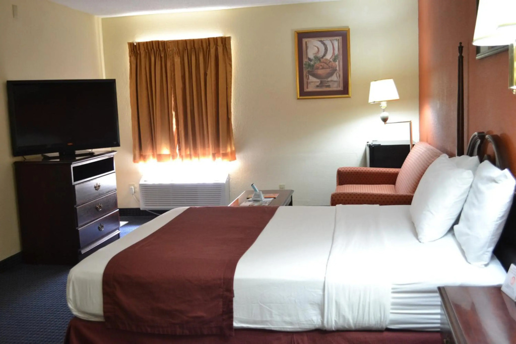 Red Carpet Inn - Newark Airport