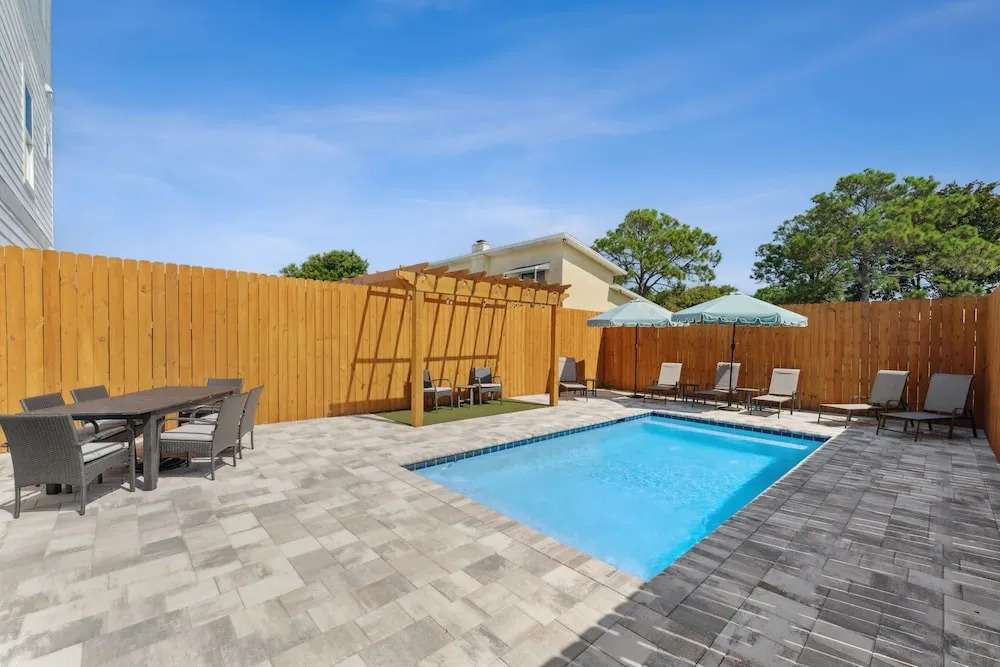 Grand Retreat I! 4BR 5BA Sleeps 15! Private Pool! Luxury and Comfort Await!