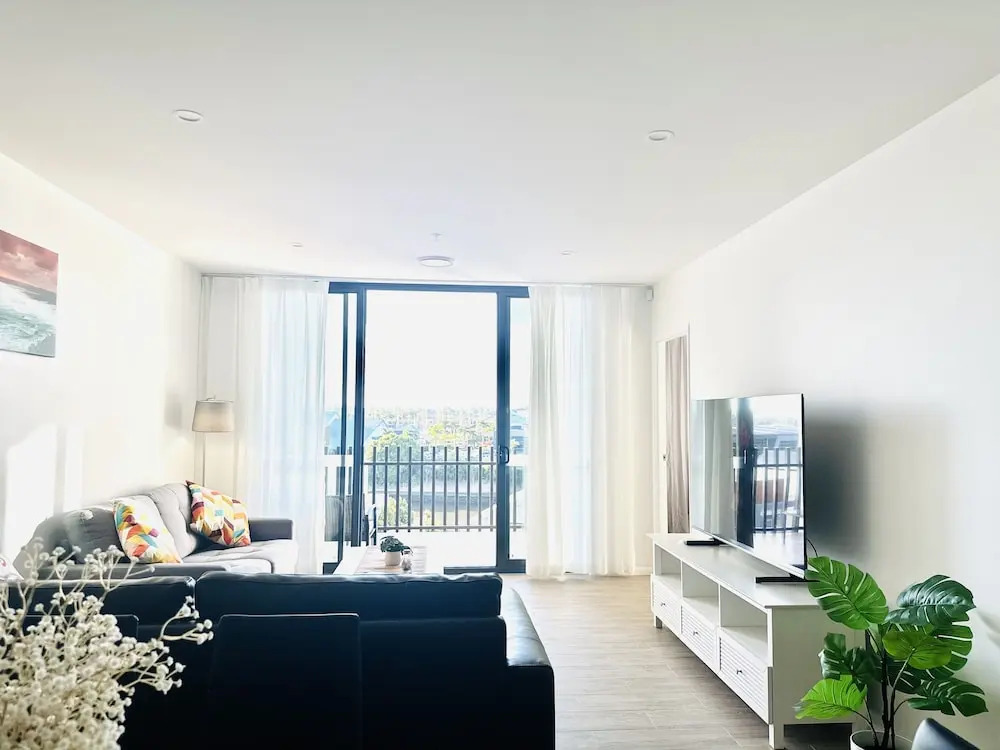 Peninsula Apartments Hosted by Gold Coast Holiday Stays