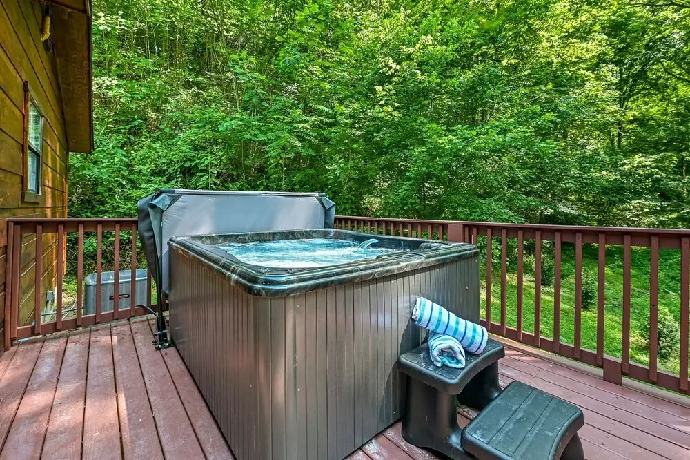 Smoky Mountains Honeymoon Cabin Dog Friendly