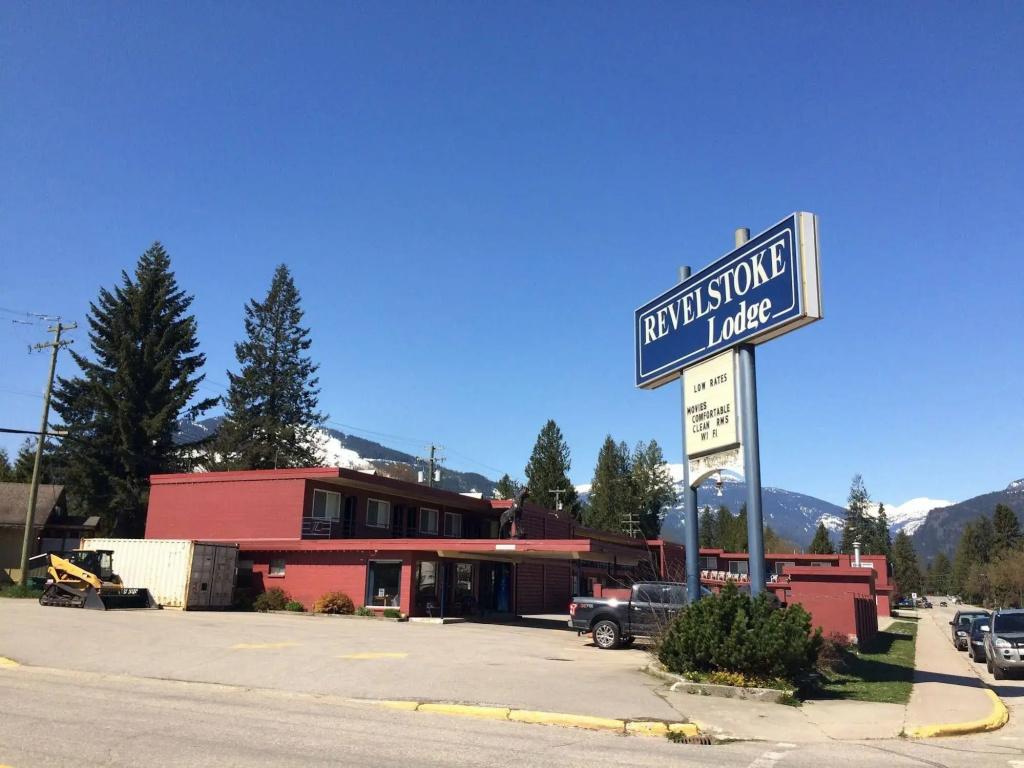 Revelstoke Lodge