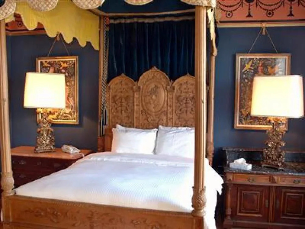 Chateau Tivoli B&B