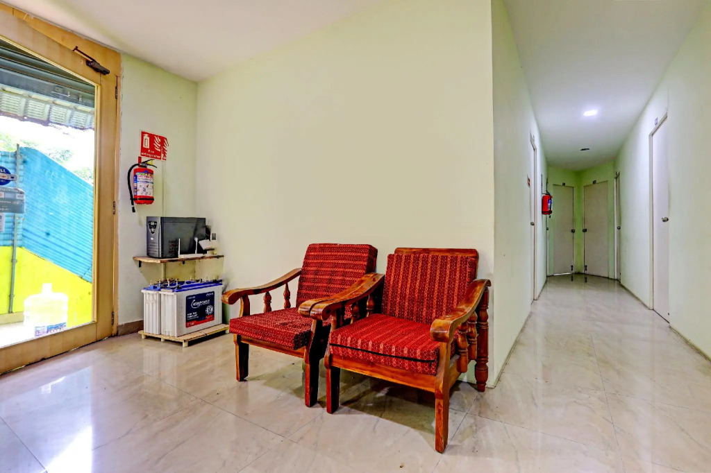 OYO 73855 Golden Stays