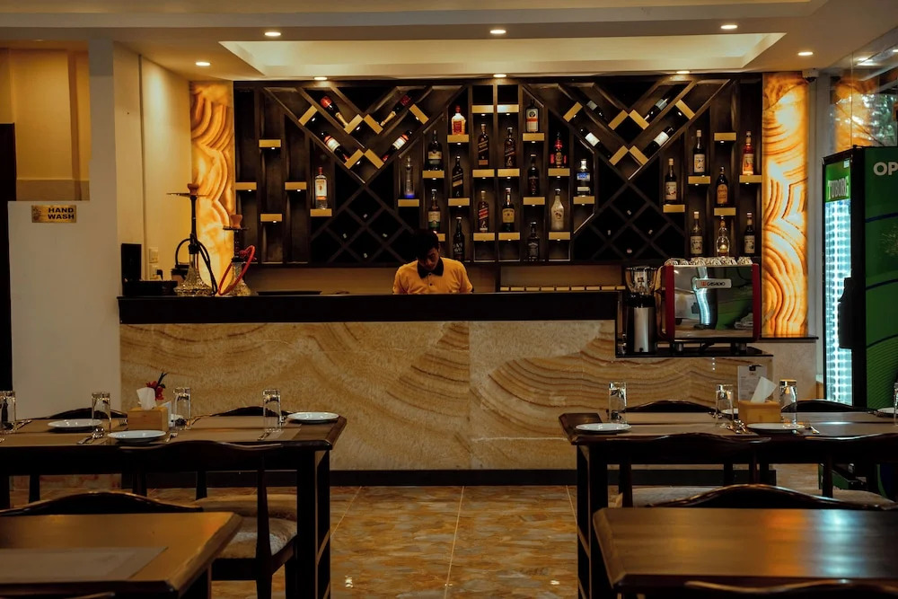 Hotel Black Diamond - Transit Point Inside Airport