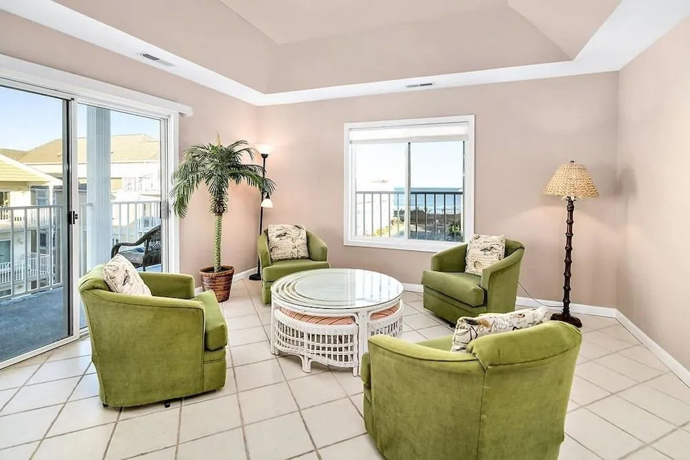 Whispering Sands 401 - 3 Br Condo