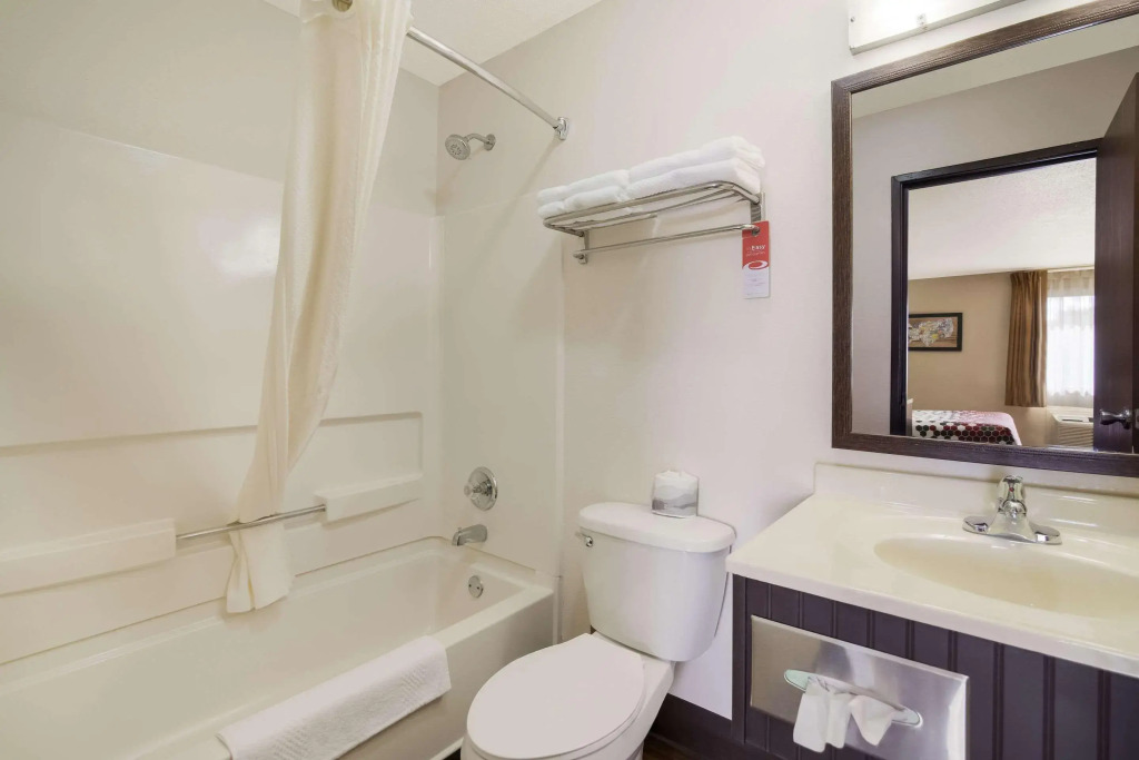 Econo Lodge Grand Forks near University