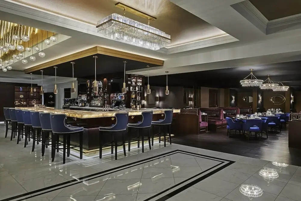 The LaSalle Chicago, Autograph Collection
