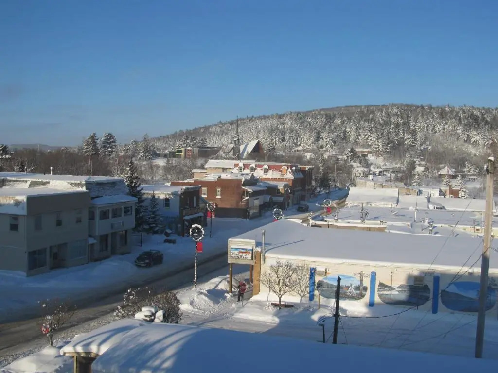 Le Voyageur Inn