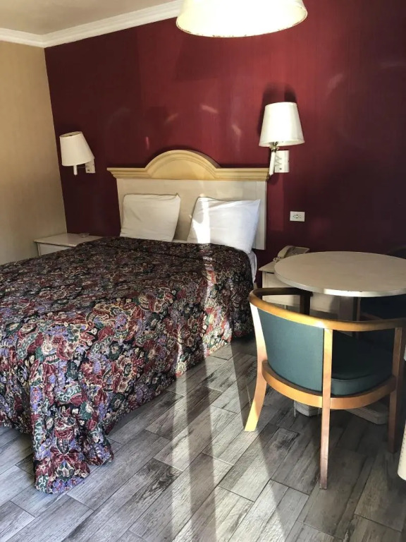 Travelers Inn