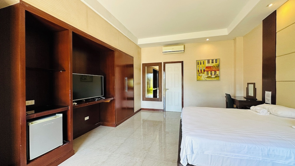 Tugsaw Resort
