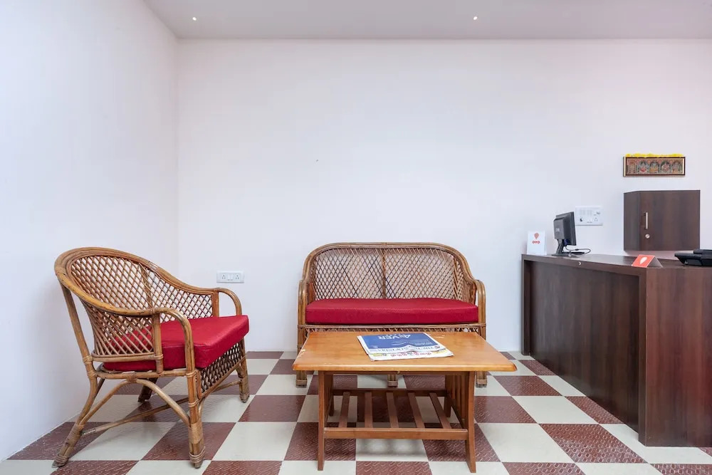 OYO 24641 Tulip Residence