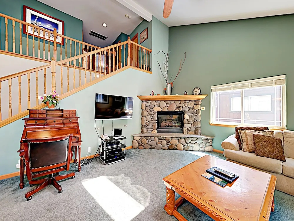 New Listing! Spacious Lake W/ 2 Fireplaces 4 Bedroom Home