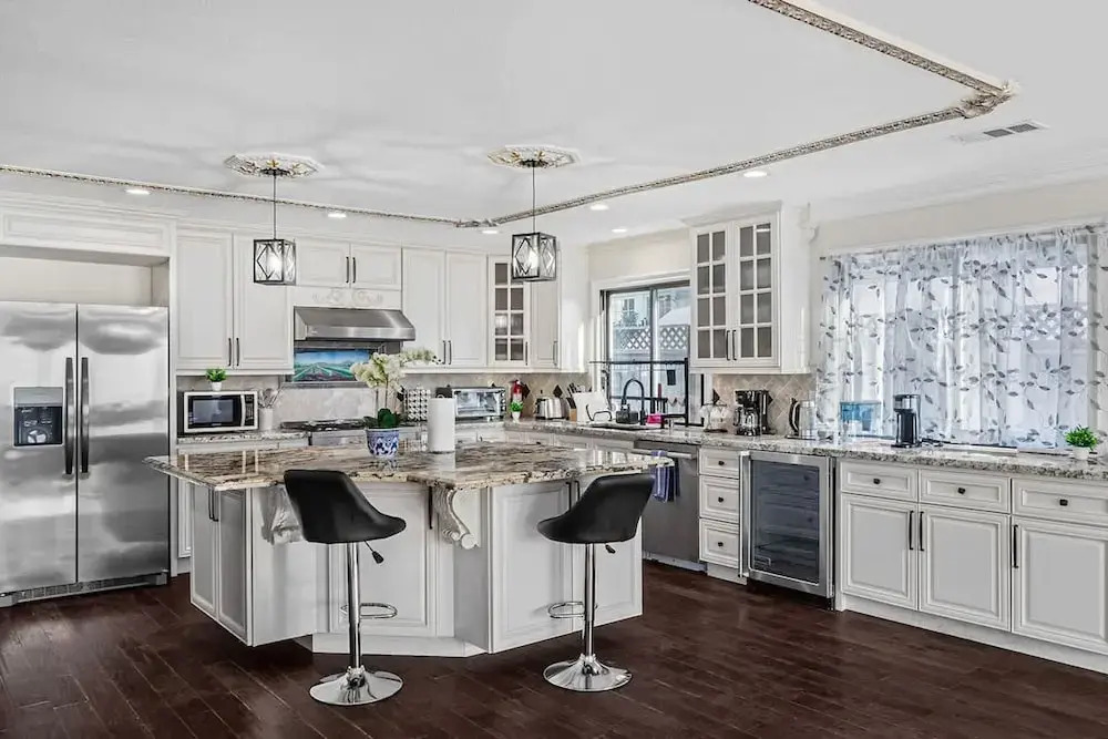 Stunning Roman Design 7bed5bath in Heart San Jose