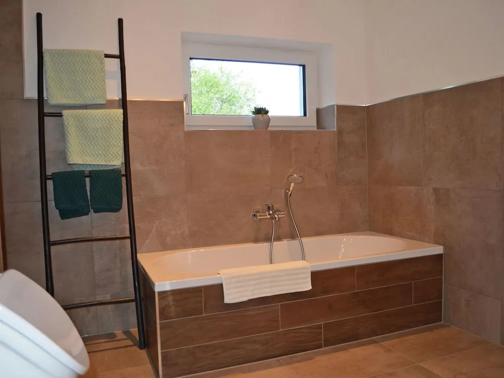 Valley-view Apartment With Garden in Wenns