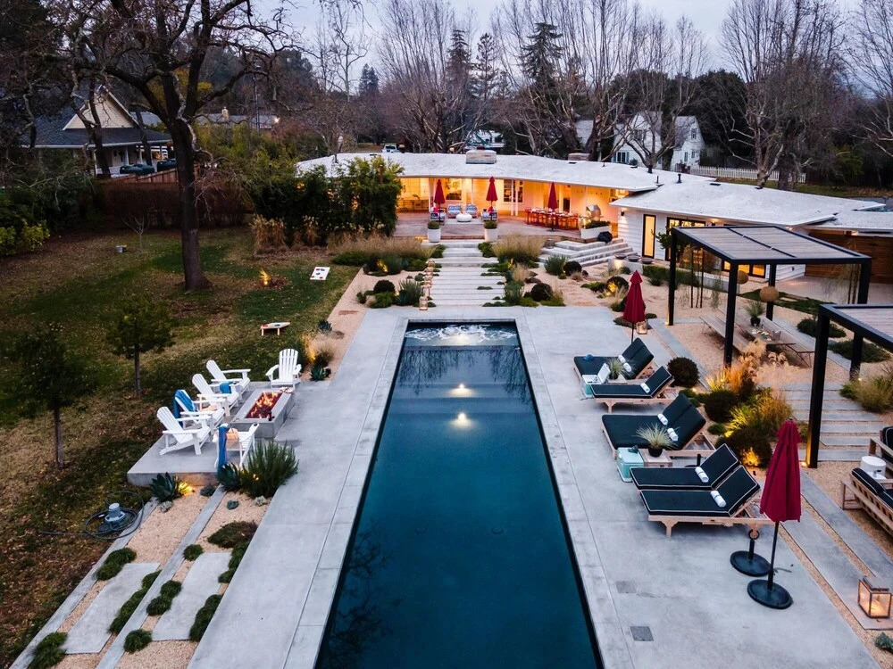 Country Club 2 - Marquee