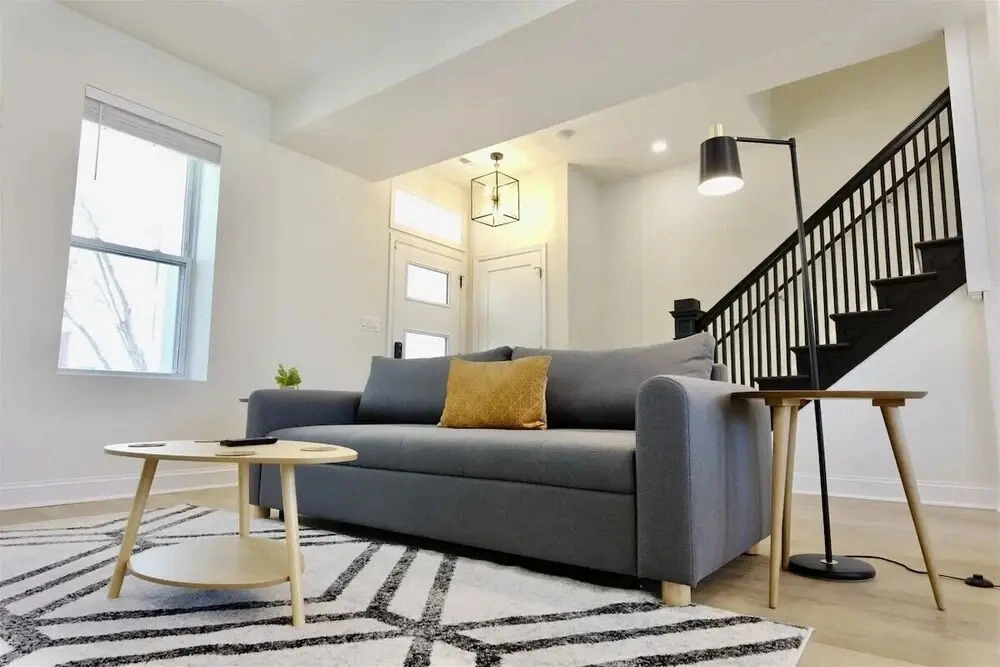 Pristine Petworth Family Home w Street Parking