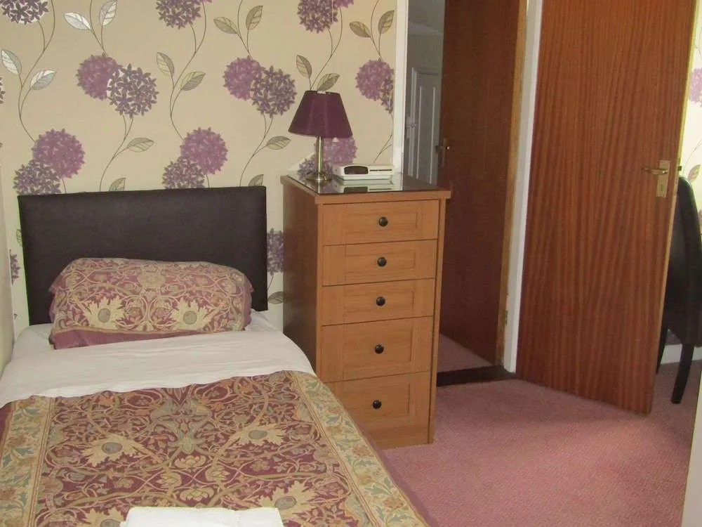 Hunters Lodge Hotel