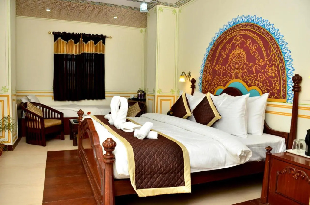 Mahal Rajwada Resort