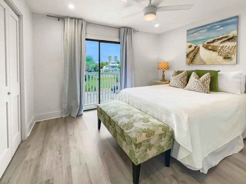 Seacrest - 6 - 2 Br townhouse by RedAwning
