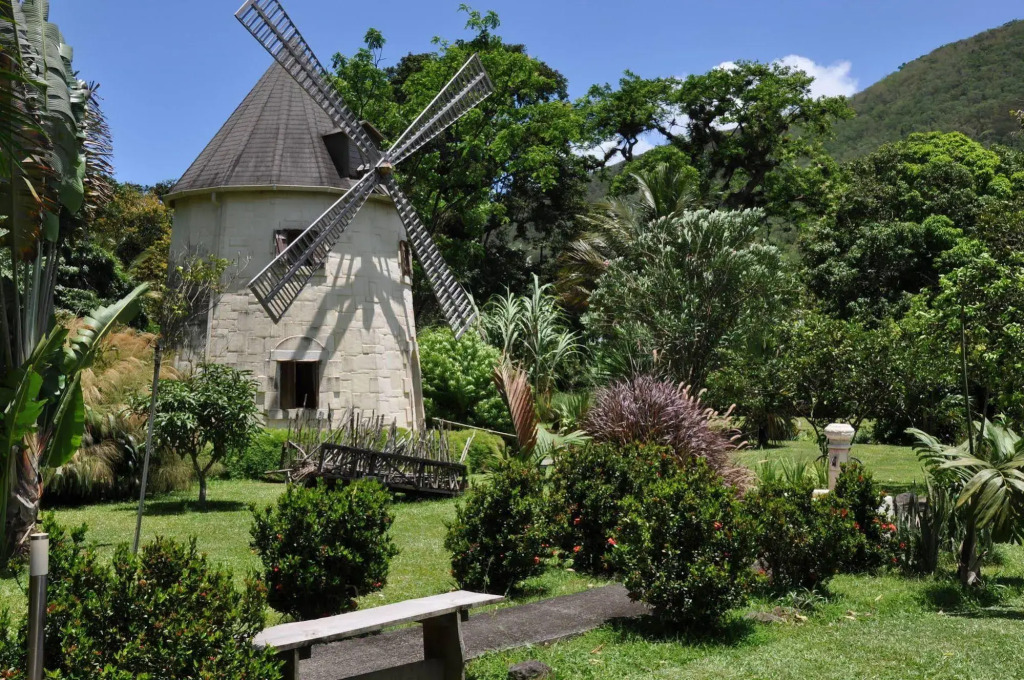 West Indies Cottage, cottages haut de gamme avec piscine, jacuzzi et vue jungle