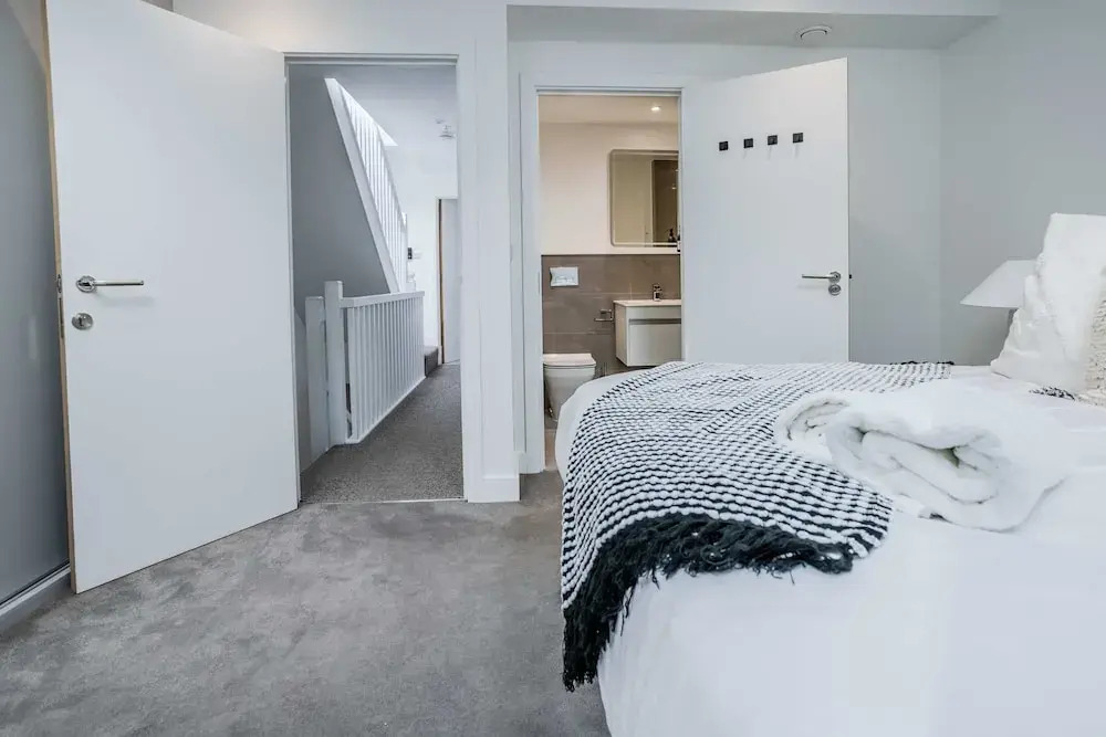 The Hidden Suite - 4BR Townhome Roof Top