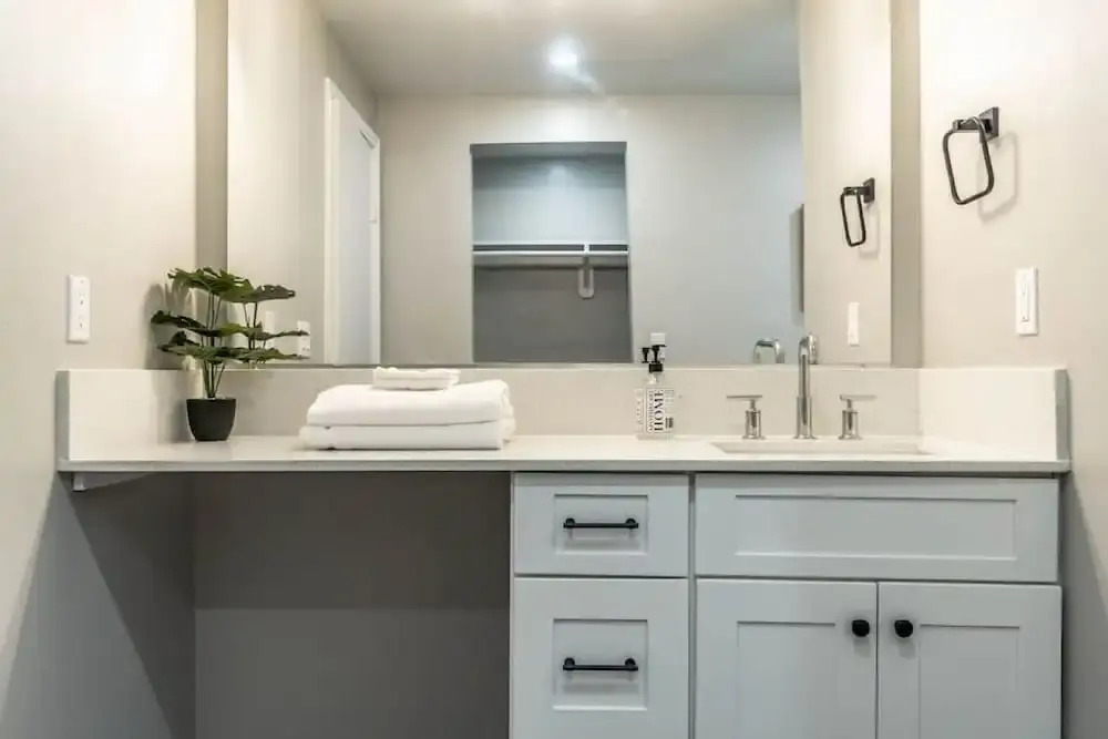 Spacious Apt Home 6 Min From Medical Center!